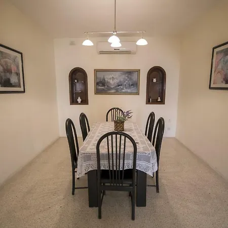 K85 - Large Private House Is-Swieqi