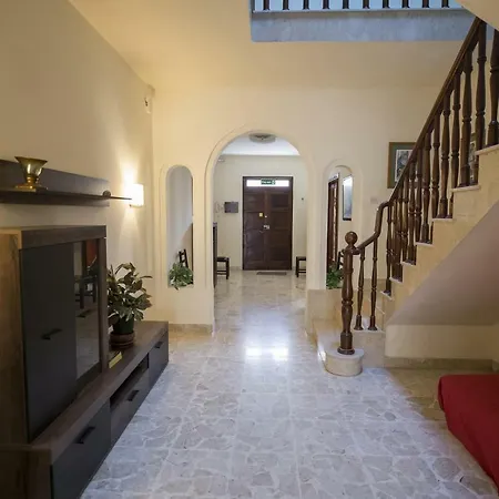K85 - Large Private House Is-Swieqi